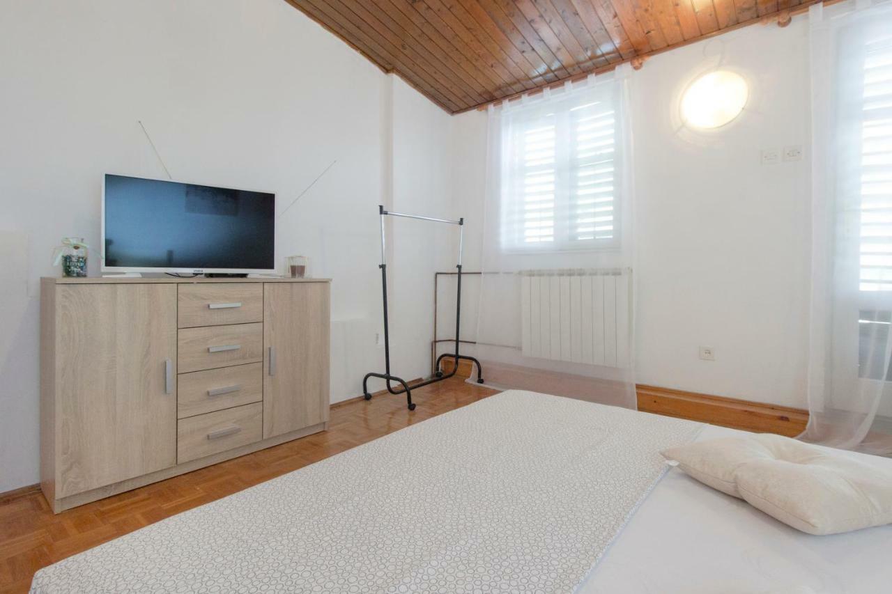 Apartment'S Dalmatia Шибеник Экстерьер фото